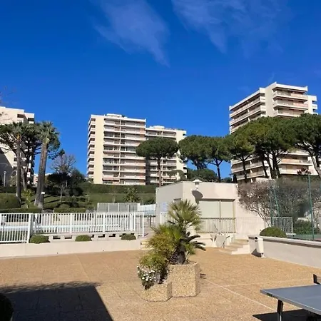 Apartment Near The Sea